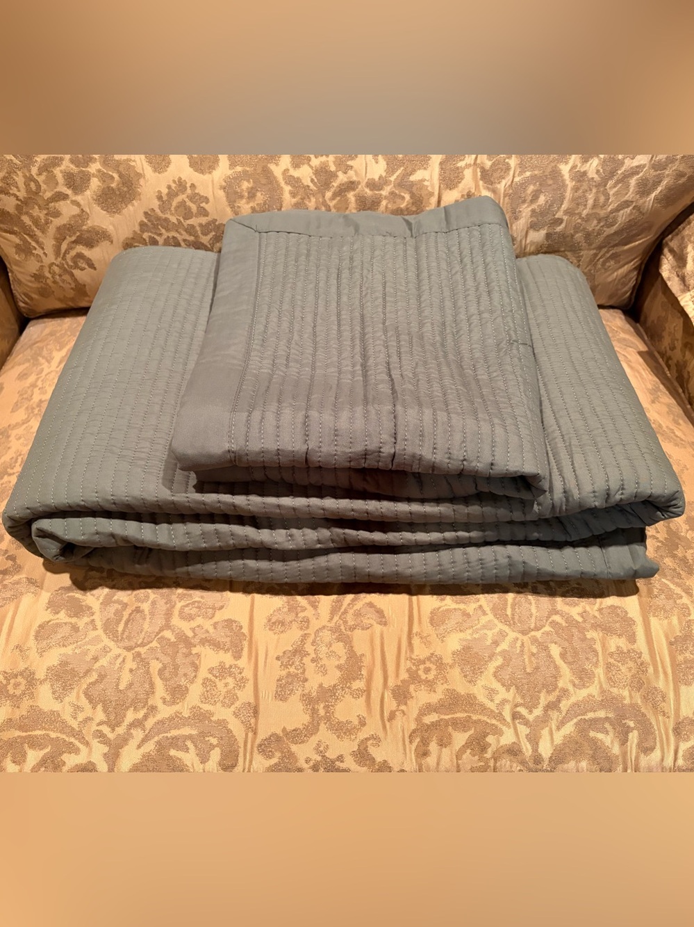 Brooks Brothers Full/Queen Quilt Comforter Set